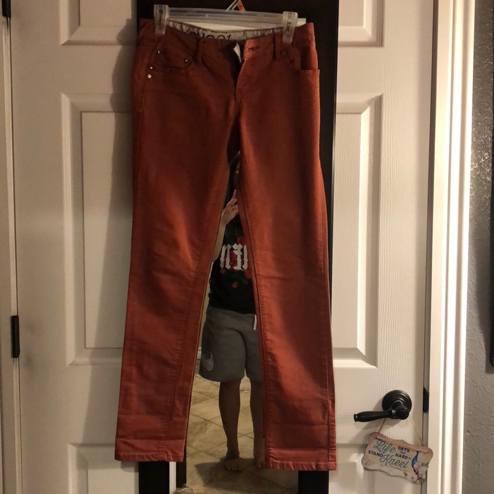 Red skinny jeans